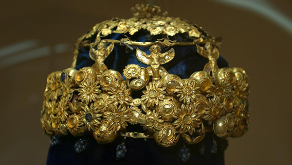 A gold and navy crown